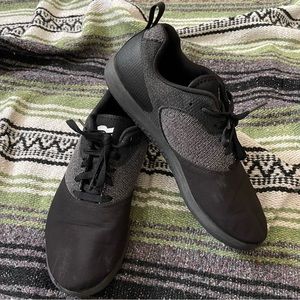 Strike Mvmnt Athletic Shoe 9.5 EUC